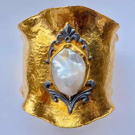 Hiraola's Product Image