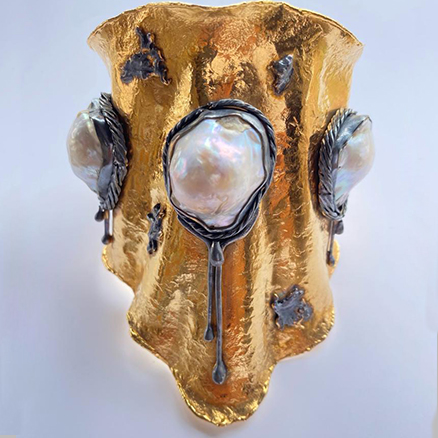 Hiraola's Product Image