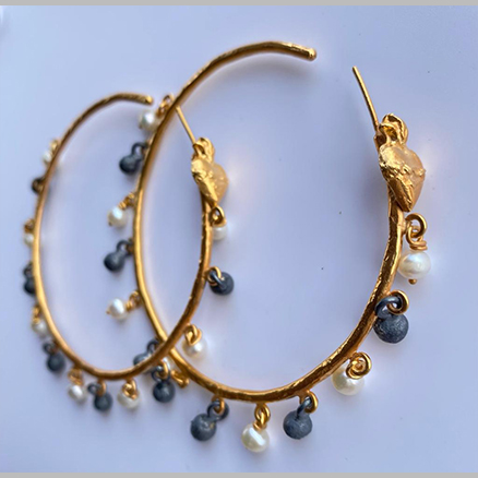 Hiraola's Product Image