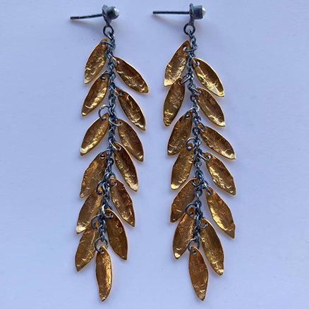 Hiraola's Product Image